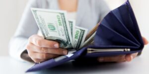SIMPLE WAYS TO SAVE MONEY IN 2025