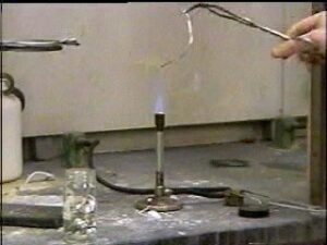 HOW TO PREPARE A COMPOUND FROM ITS ELEMENT USING BURNING MAGNESIUM (MG).