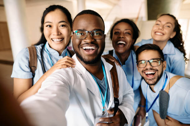 THE PAMPHLET FOR HEALTH CARE WORKERS TRAVELLING TO NIGERIA
